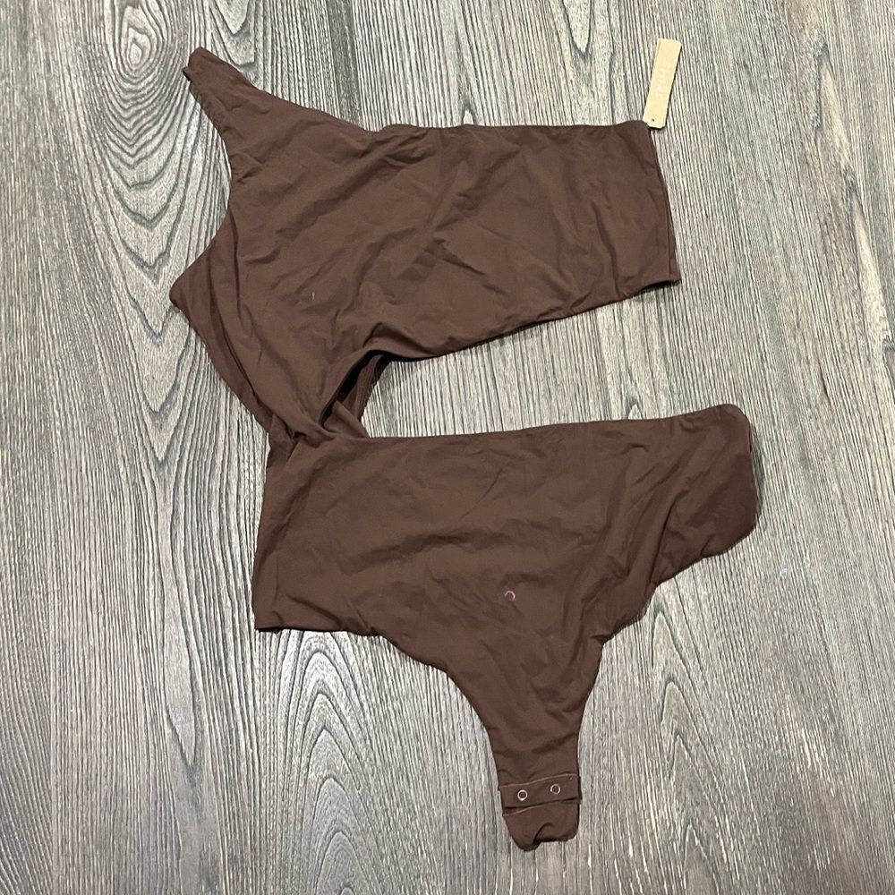 NWT Skims Fits Everybody One Shoulder Cut Out Thong Back Bodysuit Cocoa 4X